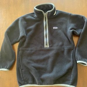 Patagonia Synchilla black 1/2 zip Fleece